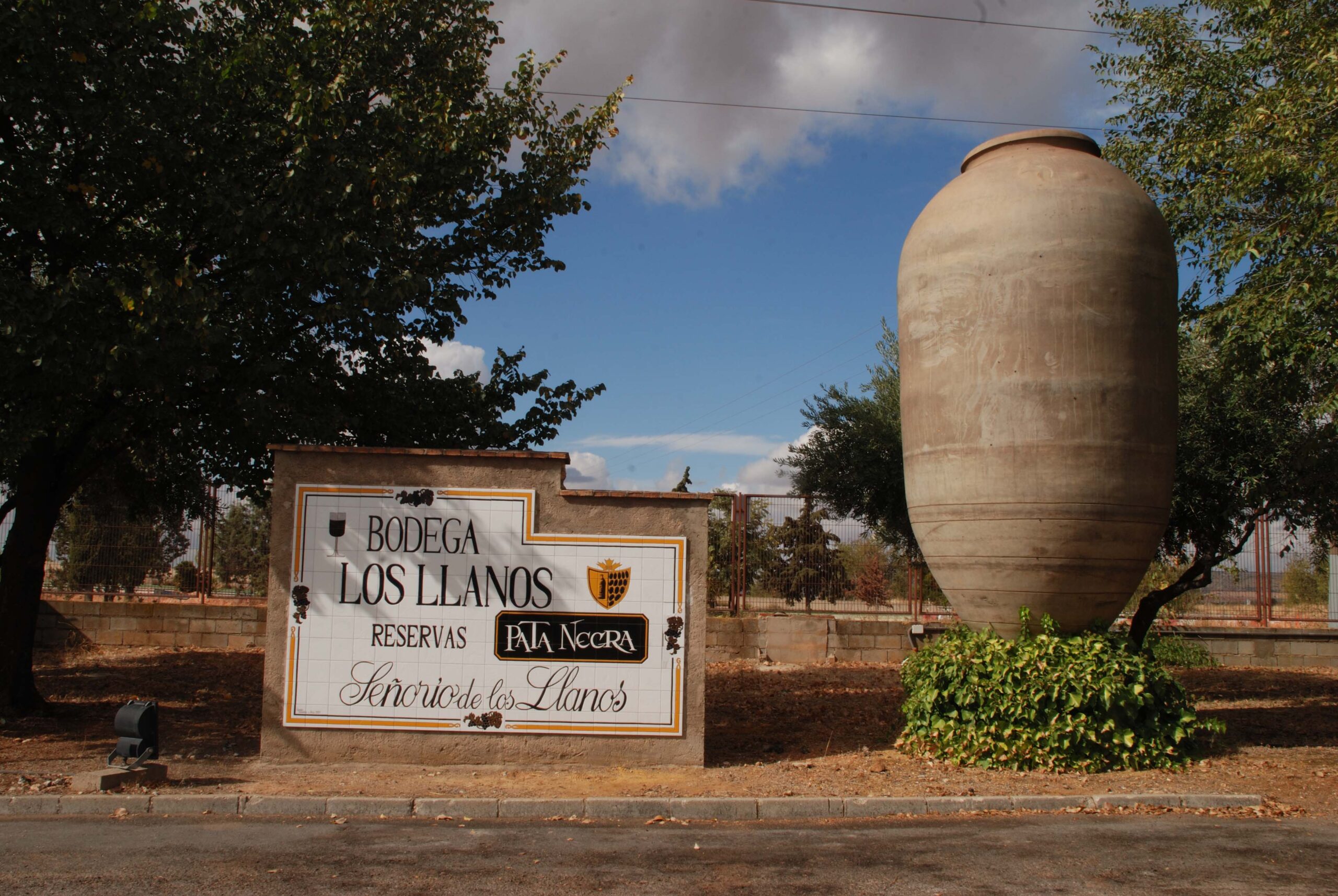 Entrada Bodega Los Llanos